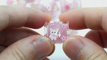 Load and play video in Gallery viewer, Bear with flower - polyhedral set [Sharp Edge] Hand made
